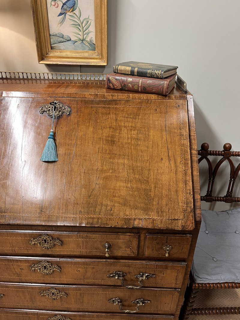 Georgian walnut bureau