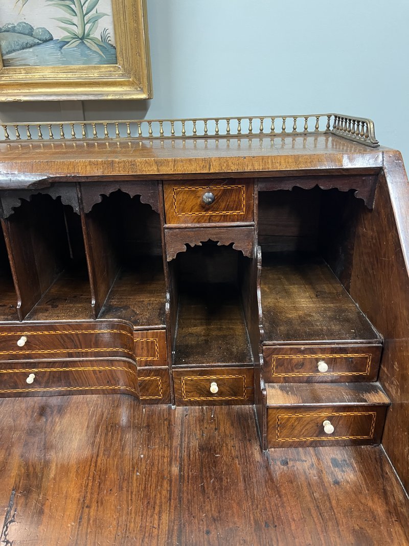 Georgian walnut bureau