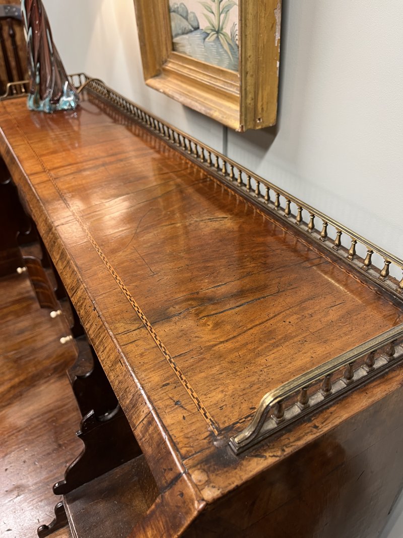 Georgian walnut bureau