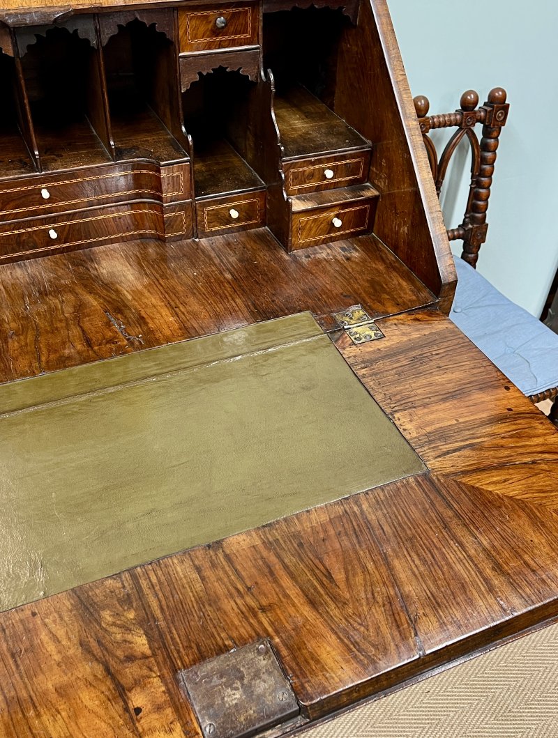 Georgian walnut bureau