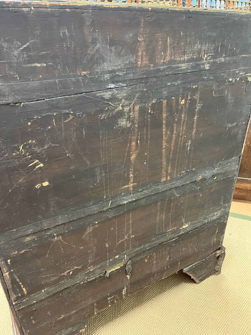 Georgian walnut bureau