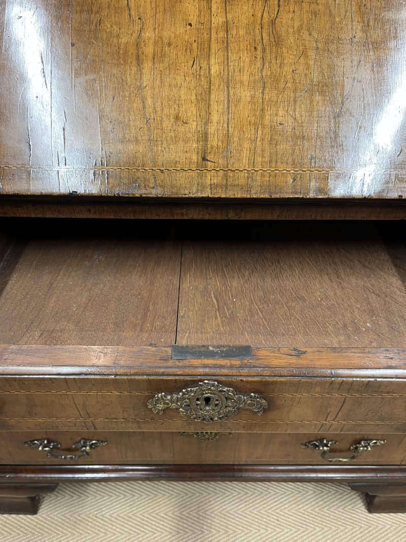 Georgian walnut bureau