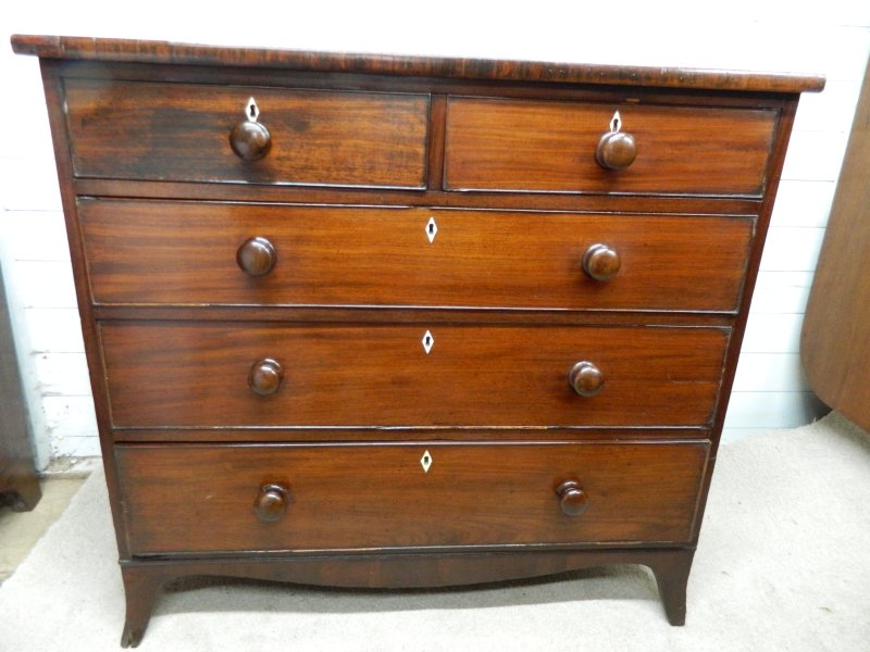 Victorian Mahogany Chest of Drawers