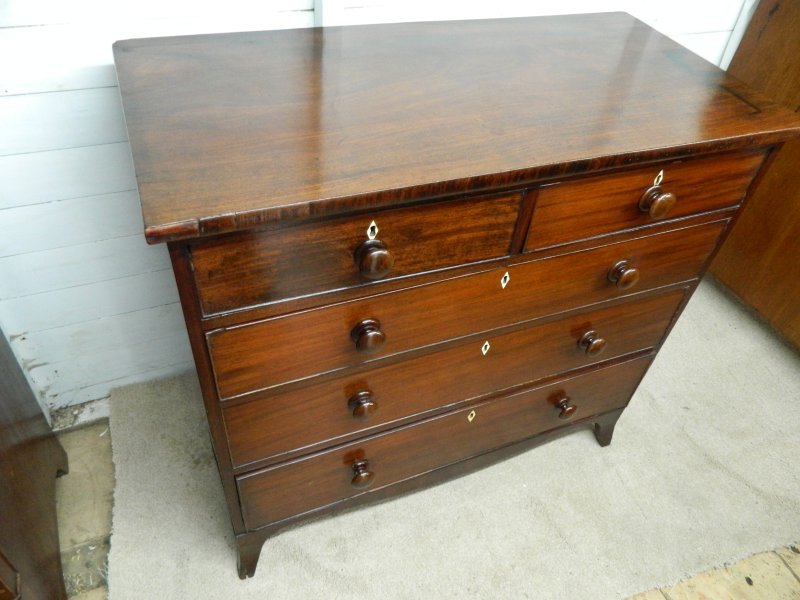 Victorian Mahogany Chest of Drawers