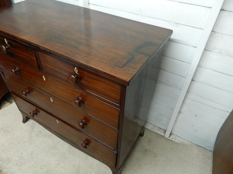 Victorian Mahogany Chest of Drawers