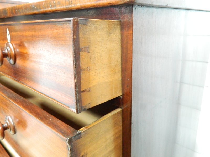 Victorian Mahogany Chest of Drawers