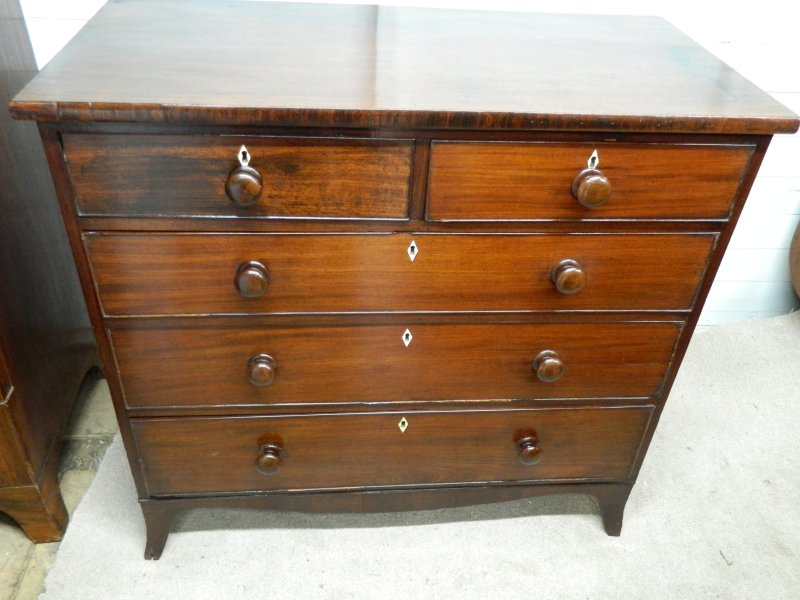 Victorian Mahogany Chest of Drawers