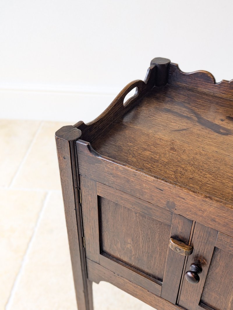 Antique Georgian Oak Bedside Cabinet c.1820