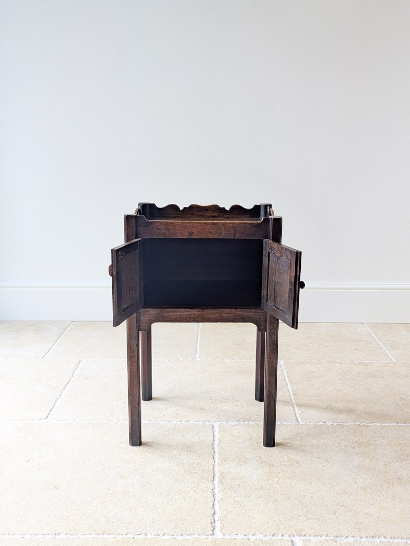 Antique Georgian Oak Bedside Cabinet c.1820