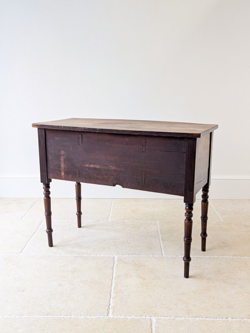 Antique Late Georgian Mahogany Bow Front Kneehole Dressing Table c.1800