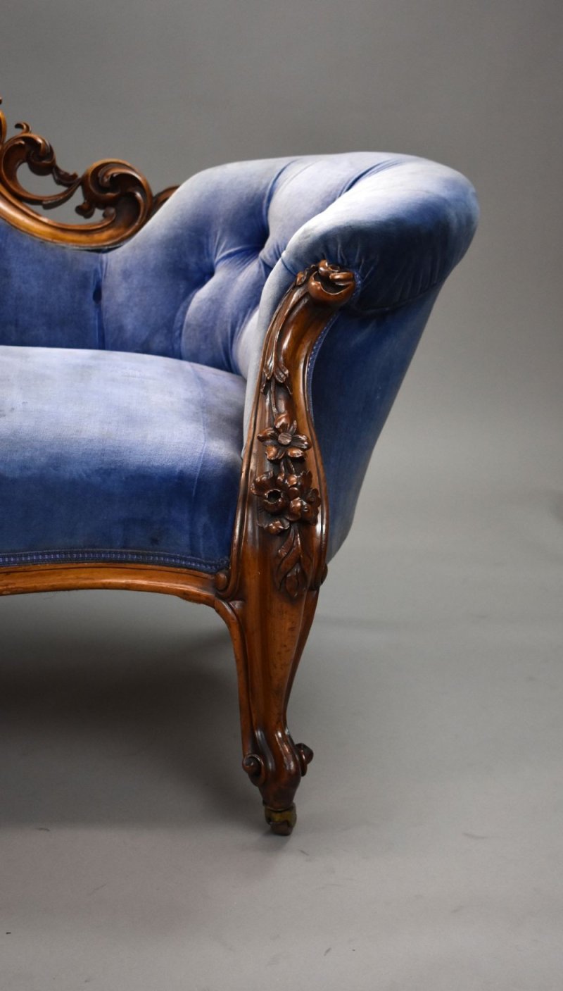 Victorian Walnut Double Ended Sofa