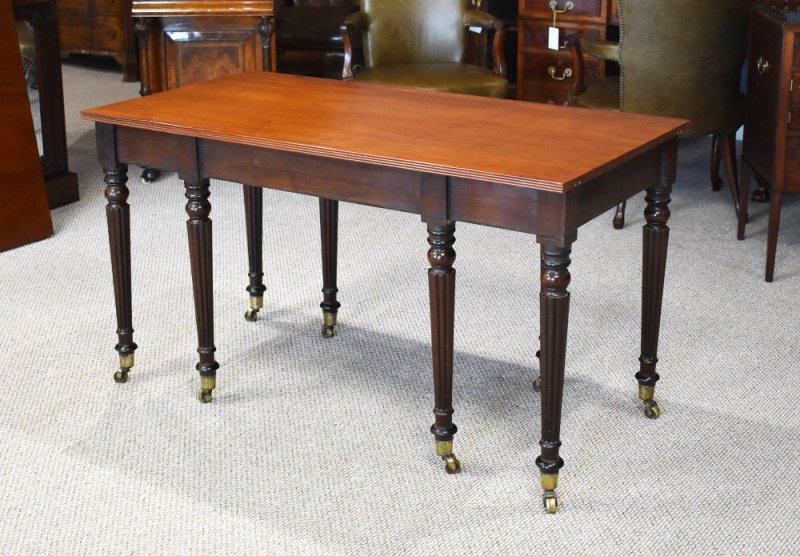 Regency Mahogany Extending Dining Table