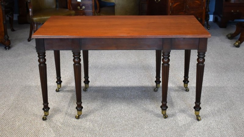 Regency Mahogany Extending Dining Table