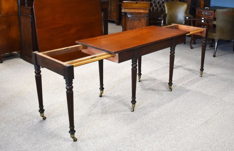 Regency Mahogany Extending Dining Table