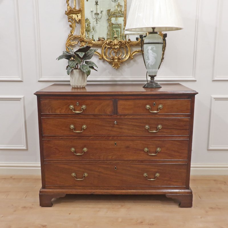 Georgian Mahogany Chest of Drawers Attributed to Gillows