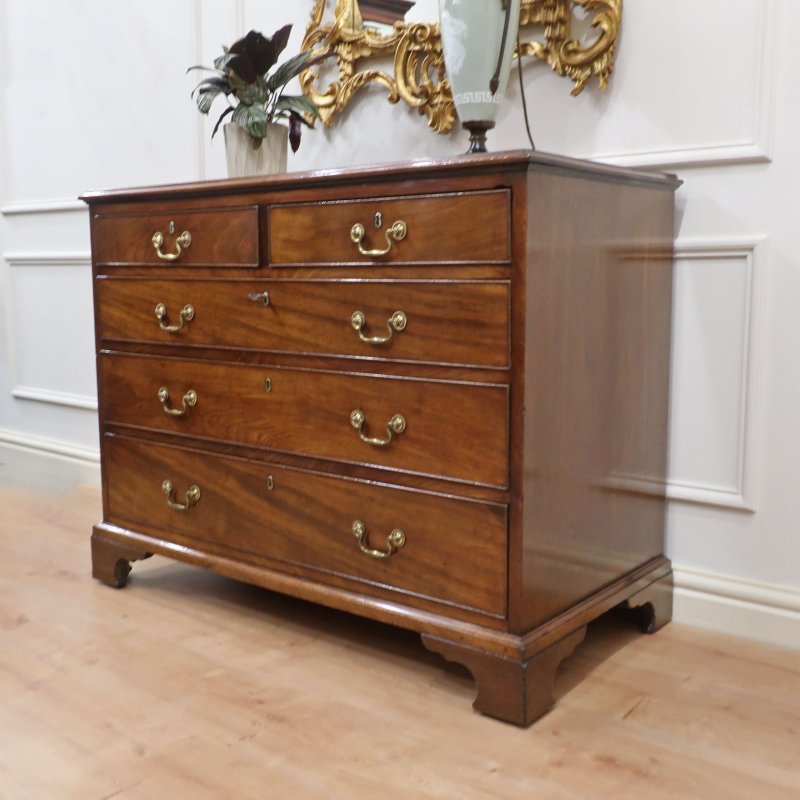 Georgian Mahogany Chest of Drawers Attributed to Gillows