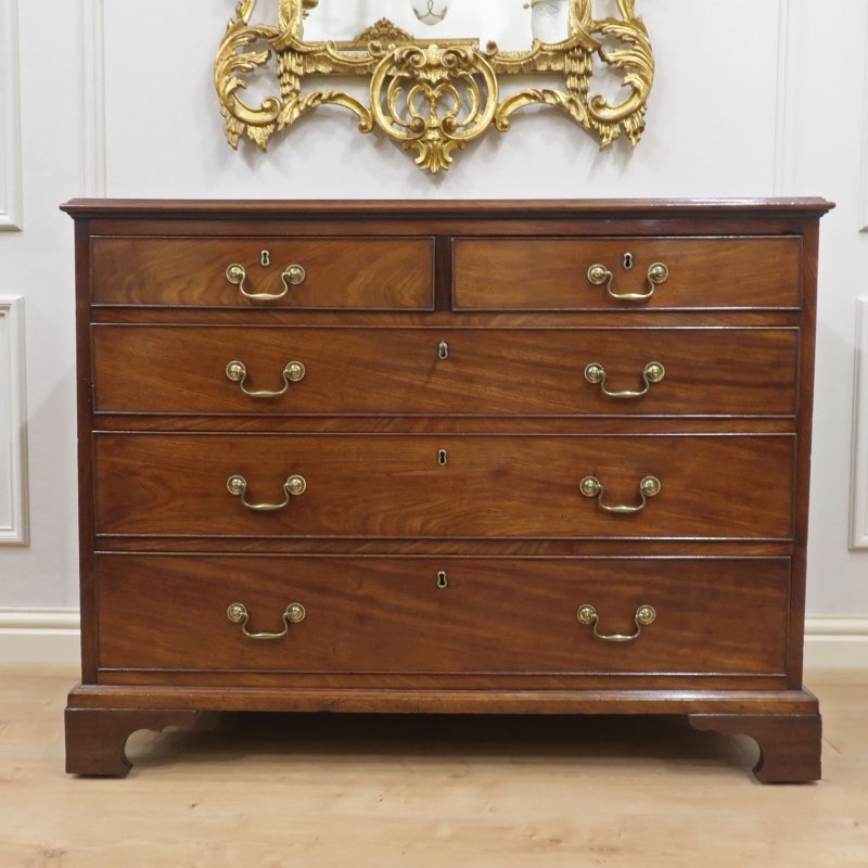 Georgian Mahogany Chest of Drawers Attributed to Gillows