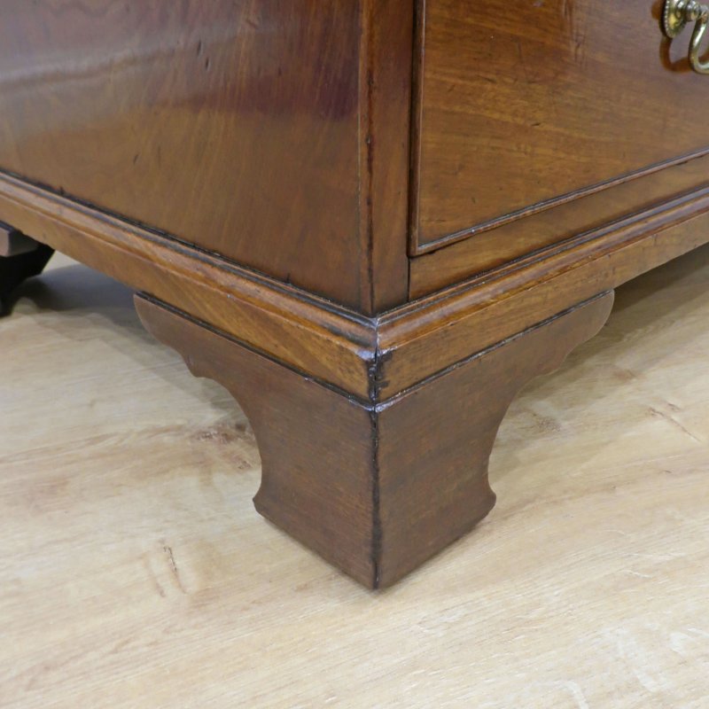 Georgian Mahogany Chest of Drawers Attributed to Gillows
