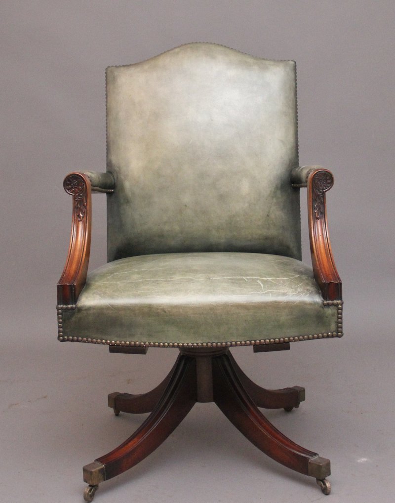 Early 20th Century mahogany desk chair