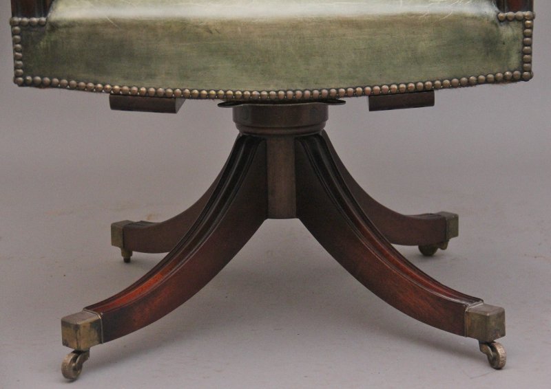 Early 20th Century mahogany desk chair