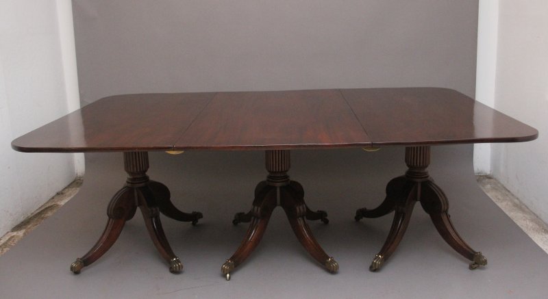 Early 19th Century mahogany three pedestal dining