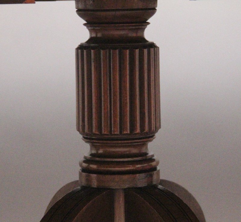 Early 19th Century mahogany three pedestal dining
