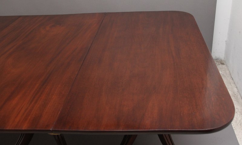 Early 19th Century mahogany three pedestal dining