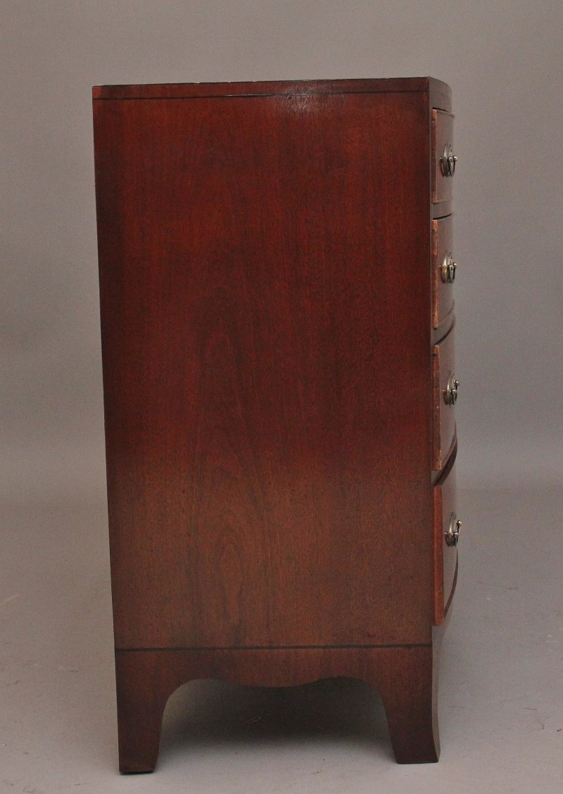 19TH CENTURY MAHOGANY CHEST OF DRAWERS