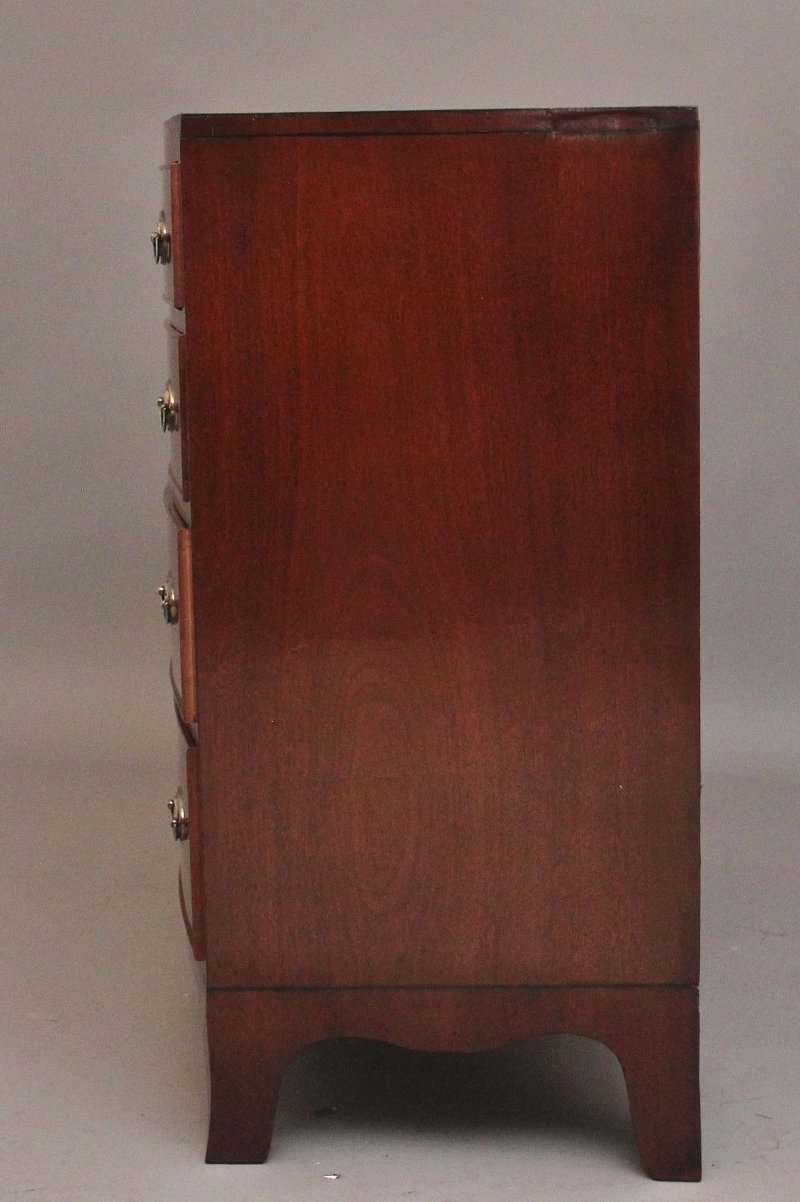 19TH CENTURY MAHOGANY CHEST OF DRAWERS