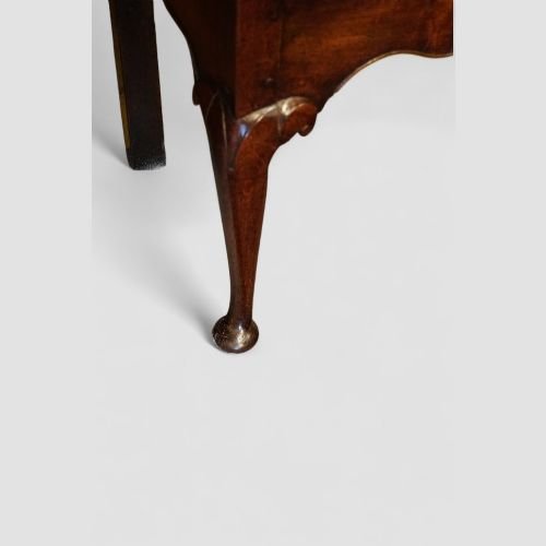 Fine Georgian Oak Cabriole Leg Dresser Base, Circa 1800