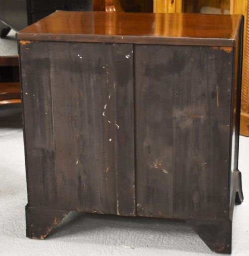 20th Century English Antique Edwardian Flame Mahogany Serpentine Chest