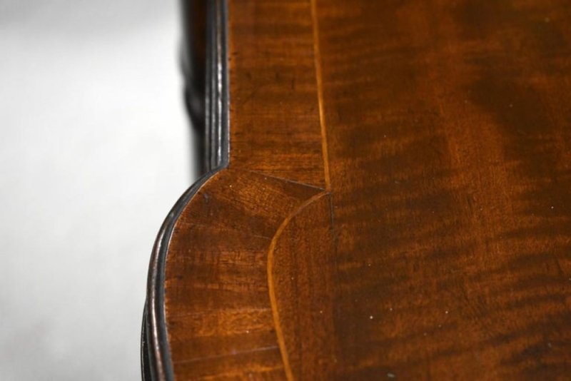 20th Century English Antique Edwardian Flame Mahogany Serpentine Chest