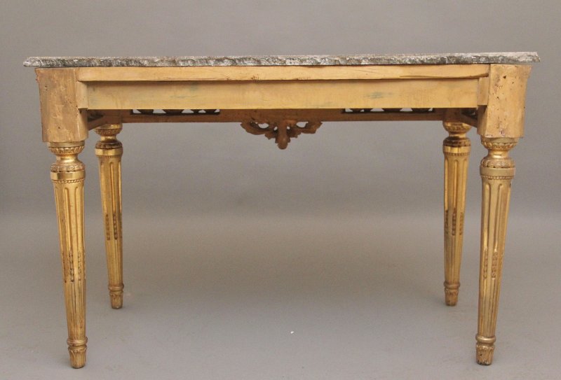 A superb quality 18th Century Italian giltwood console table