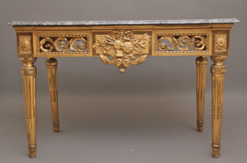A superb quality 18th Century Italian giltwood console table