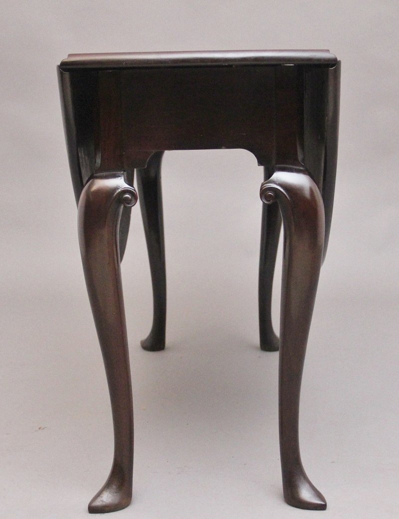 18th Century mahogany drop leaf table