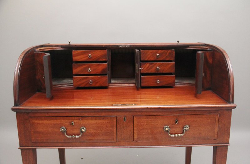 Early 19th Century mahogany tambour desk
