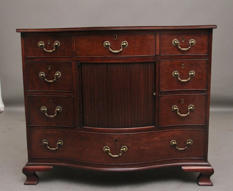 Early 19th Century mahogany chest of drawers