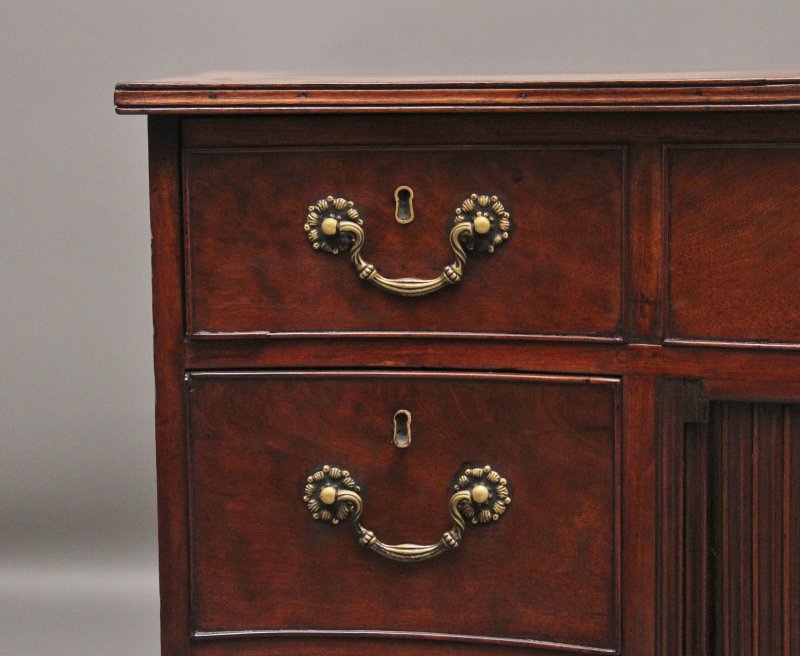 Early 19th Century mahogany chest of drawers