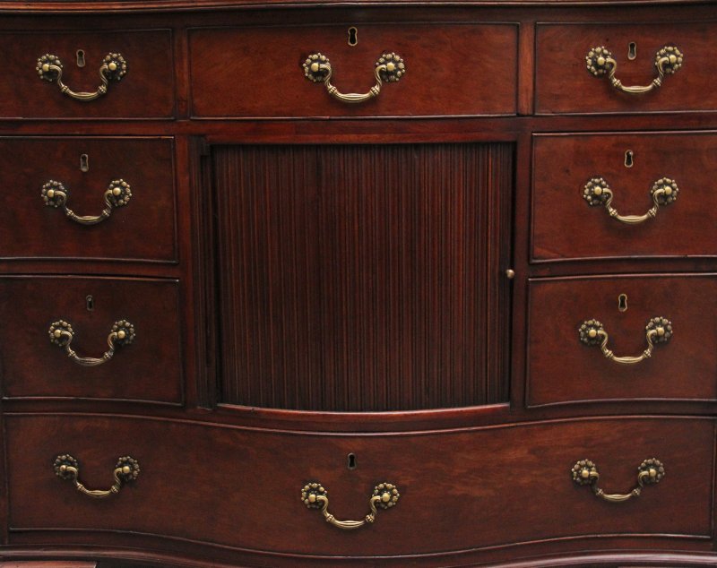 Early 19th Century mahogany chest of drawers
