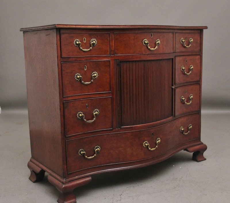 Early 19th Century mahogany chest of drawers