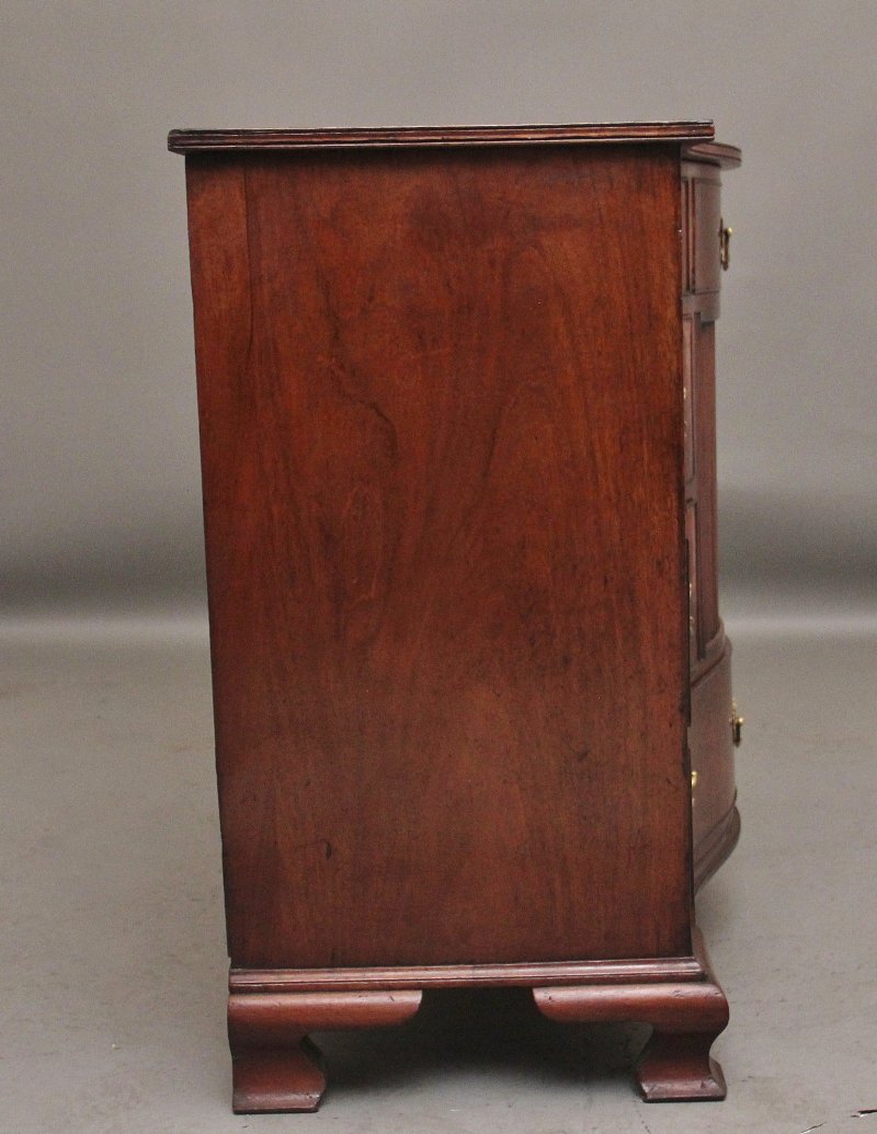 Early 19th Century mahogany chest of drawers