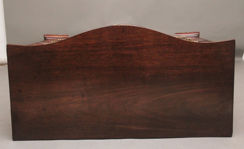 Early 19th Century mahogany chest of drawers