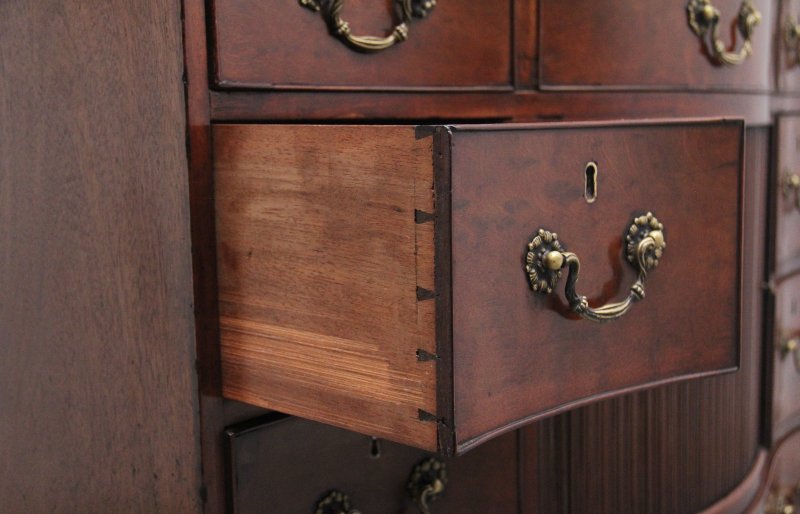 Early 19th Century mahogany chest of drawers