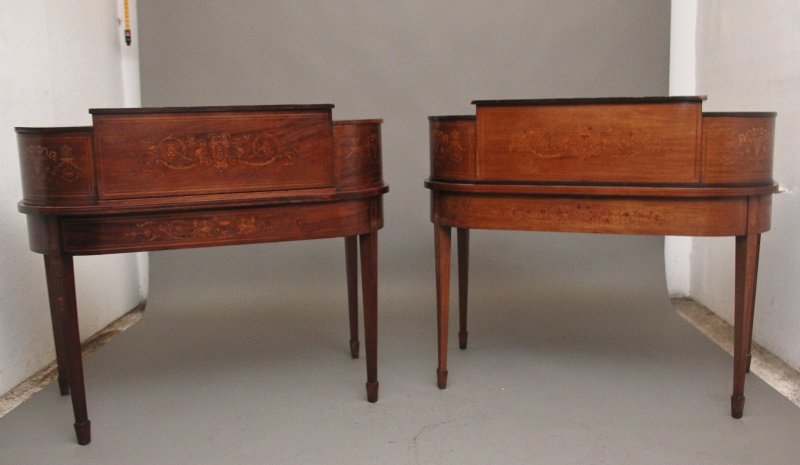 Pair of early 20th Century mahogany Carlton house desk's