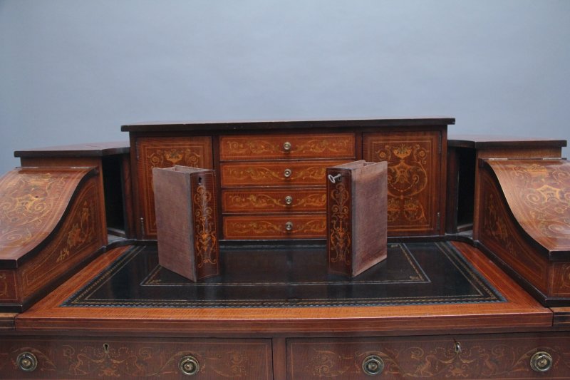 Pair of early 20th Century mahogany Carlton house desk's