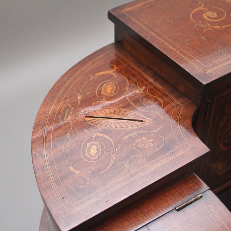Pair of early 20th Century mahogany Carlton house desk's