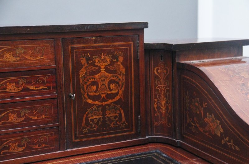Pair of early 20th Century mahogany Carlton house desk's
