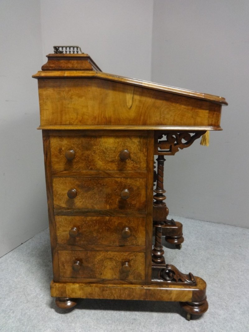 Top Quality Inlaid Burr Walnut Davenport Desk