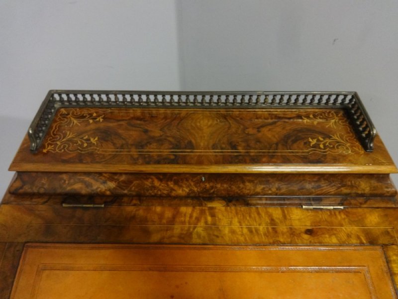 Top Quality Inlaid Burr Walnut Davenport Desk