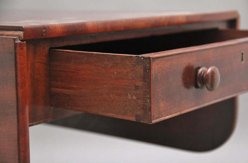 19th Century mahogany Pembroke table